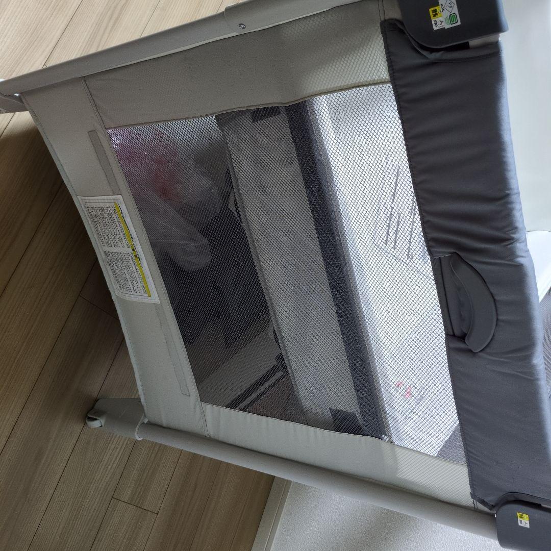 極美品　アップリカ　ベビーベッド ココネルエアー 　グレーベア