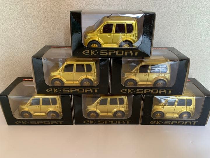 非売品三菱自動車 ek・SPORTゴールド・デジタル時計（プルバックゼンマイ付）