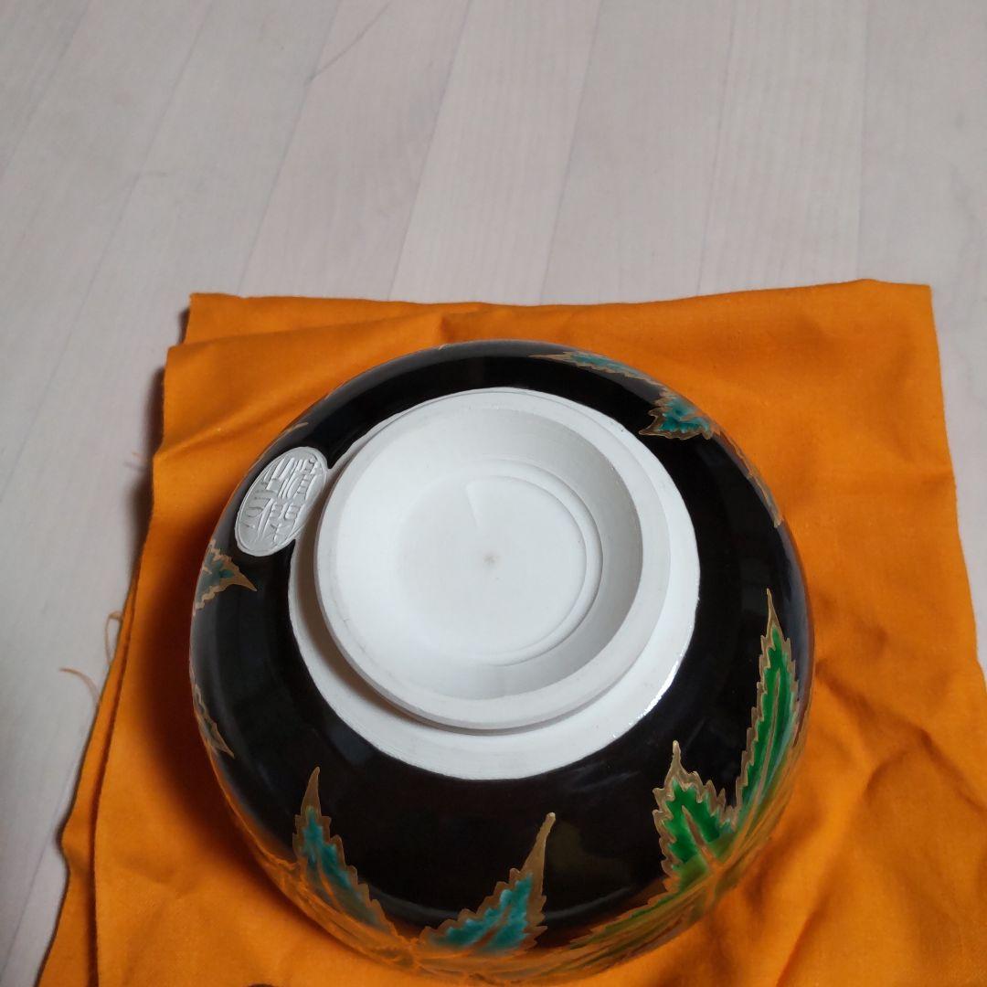 188【茶道具】清閑寺窯　四代祥平造　丸印　色絵黒地　青楓ノ画　茶碗