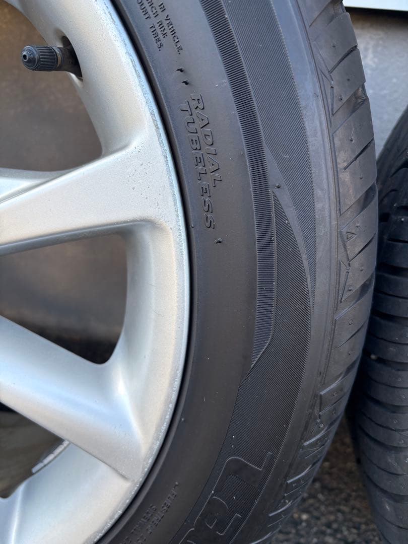 トヨタプリウスα純正17インチホイールセット Laufennタイヤ付き