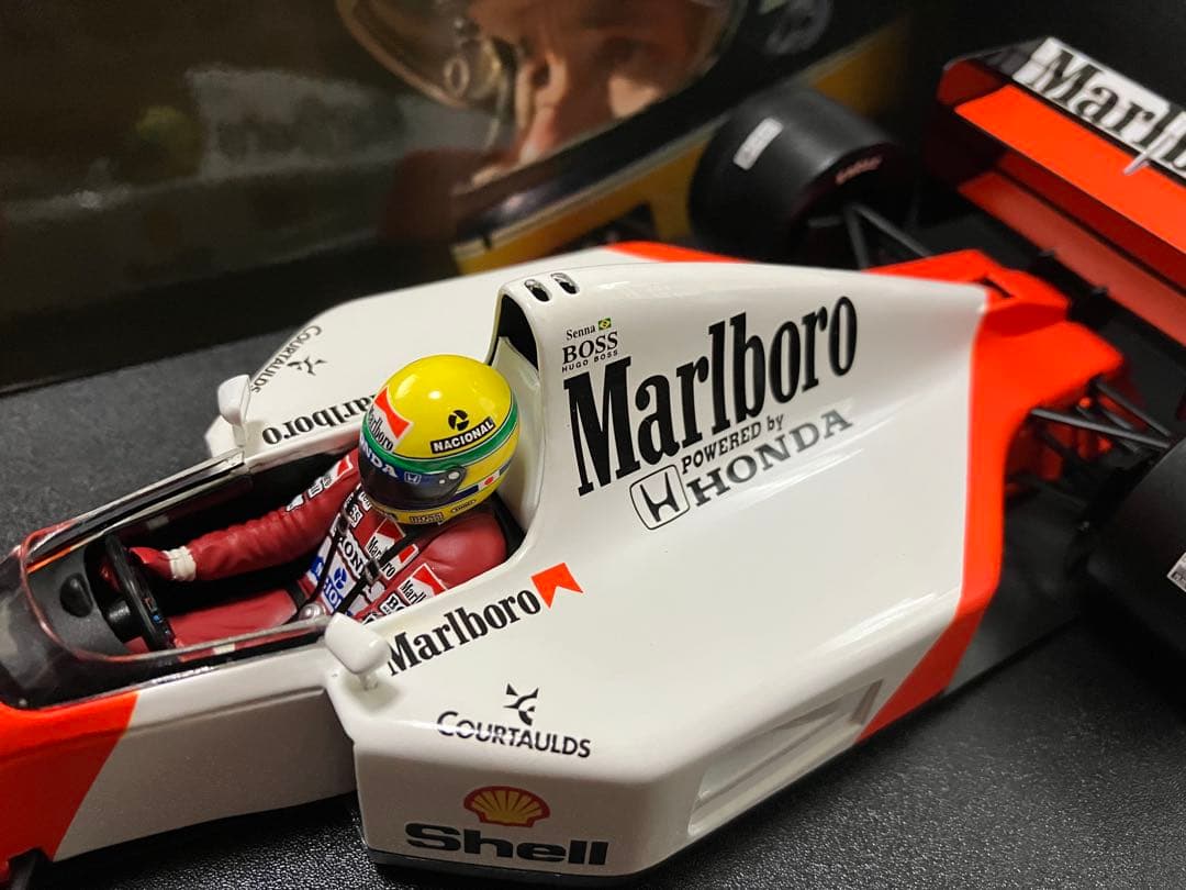 ミニカー ayrton senna mclaren honda MP4/7
