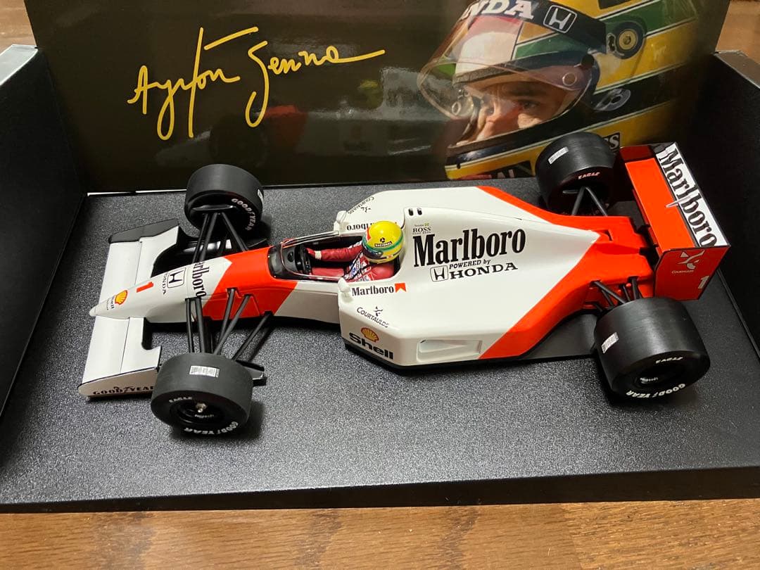 ミニカー ayrton senna mclaren honda MP4/7