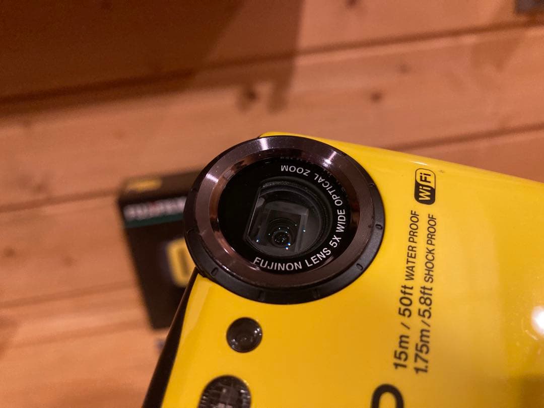 FUJIFILM 富士フイルム　FINEPIX XP90 防水デジカメ　コンデジ