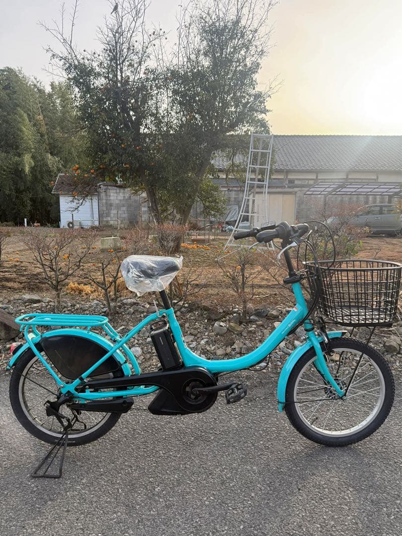 ヤマハ電動アシスト自転車、シティバイク、ブルー色。