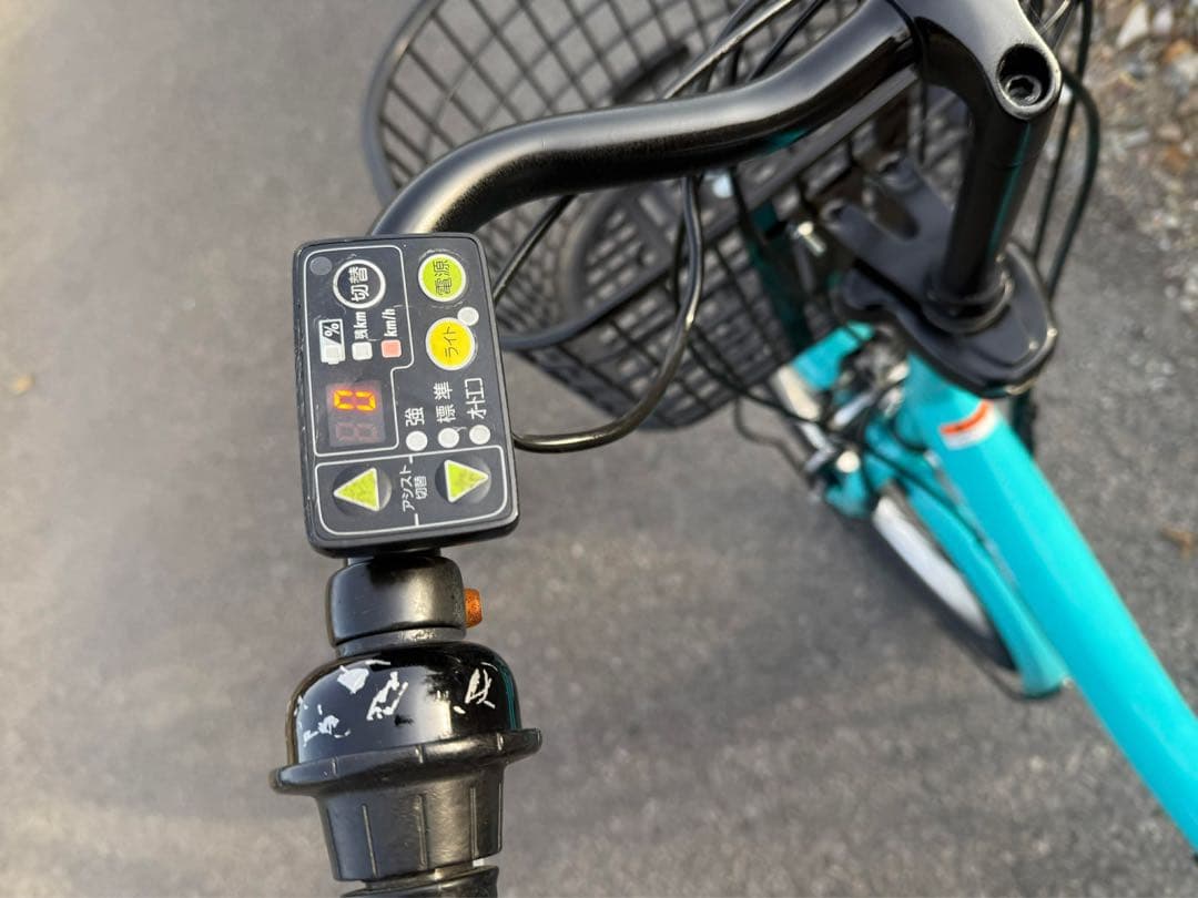 ヤマハ電動アシスト自転車、シティバイク、ブルー色。