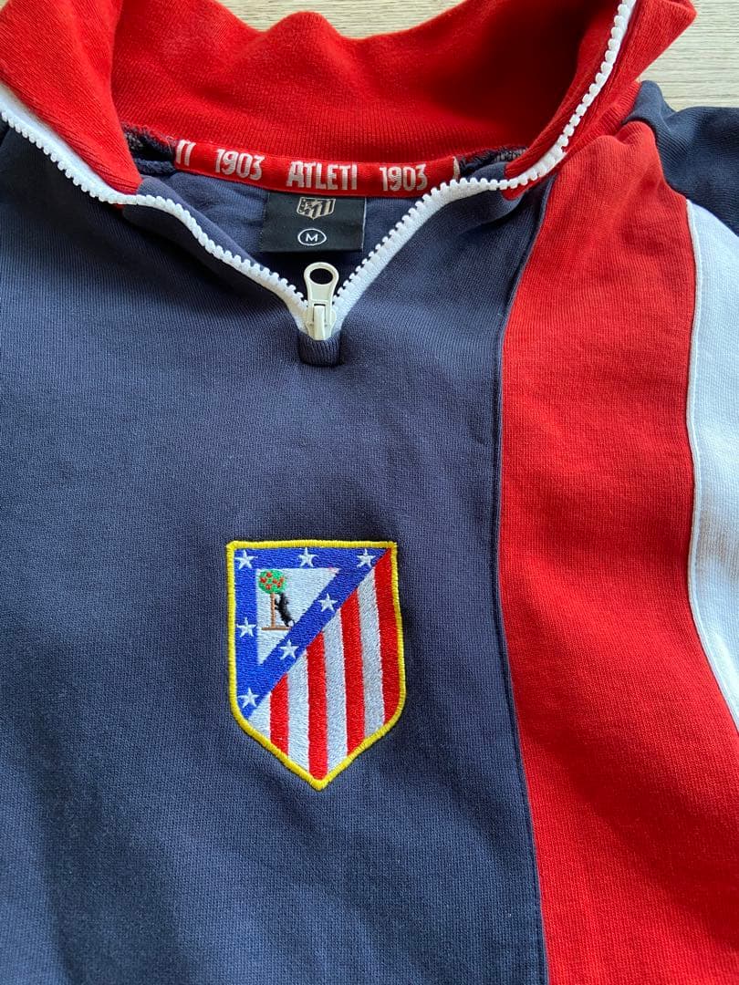 アトレティコ•マドリード　レトロスウェット(M)、マフラーセット