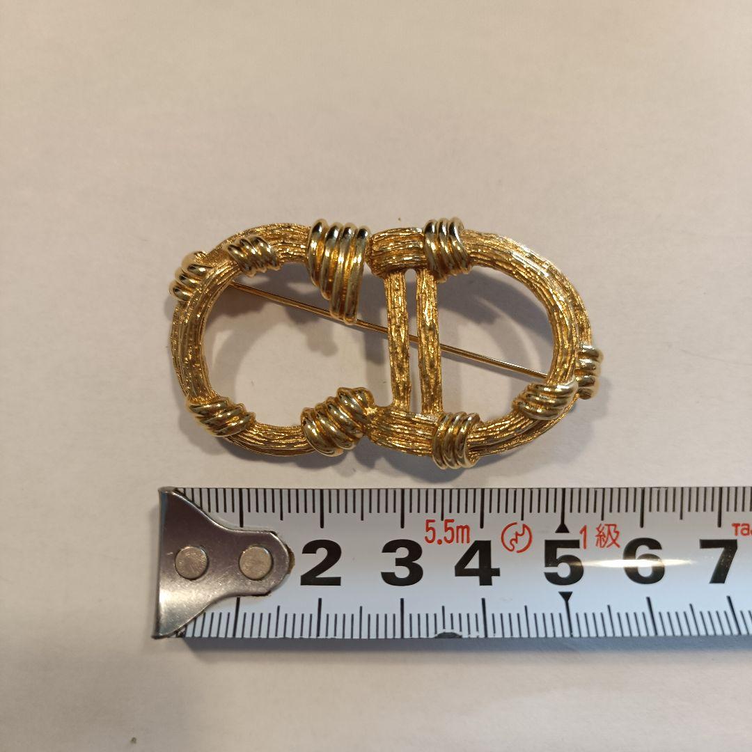 クリスチャンディオール　CD　ロゴ　ブローチ　綺麗な状態　付属品なし