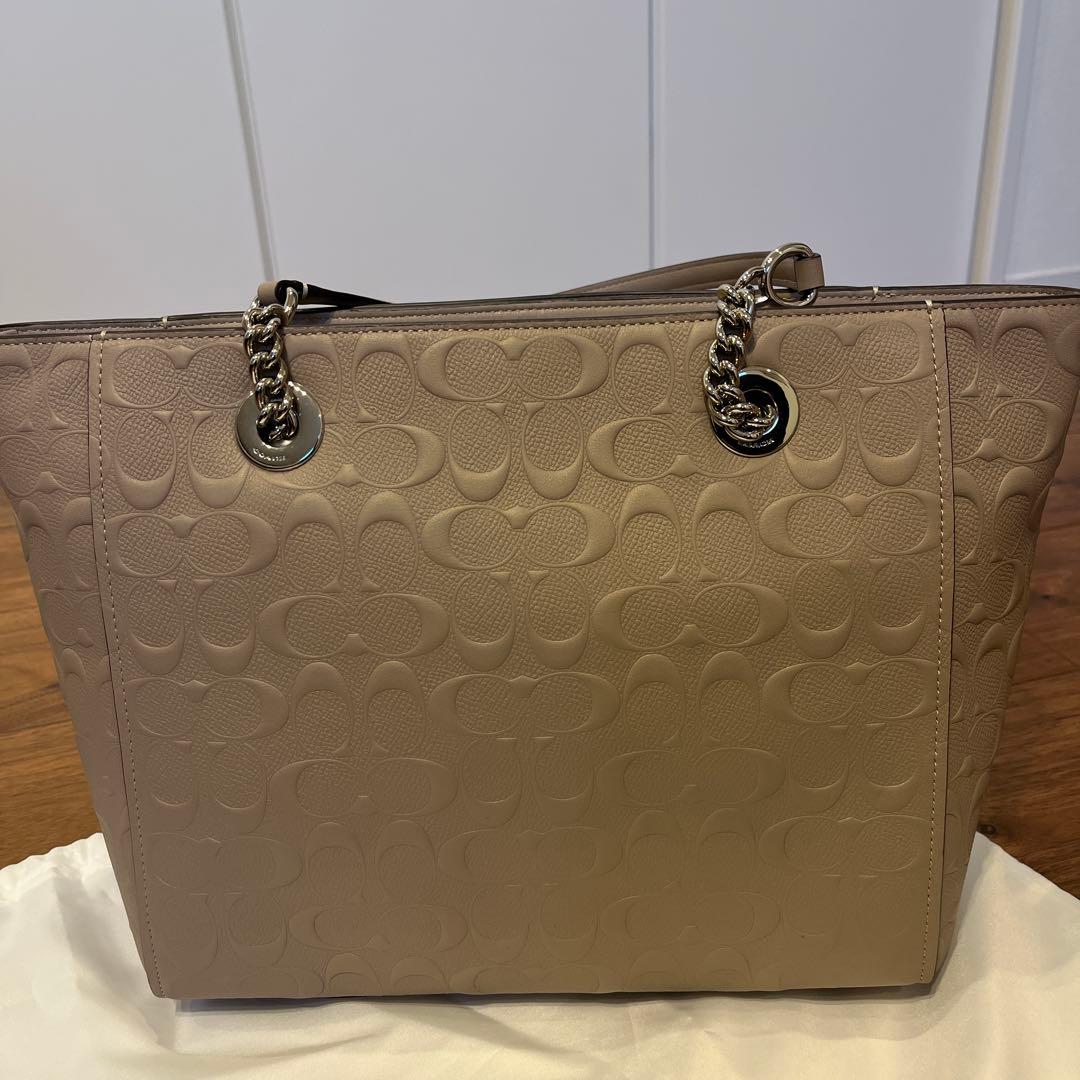 【ハワイで購入】新品COACH エンボス加工 ベージュトートバッグ
