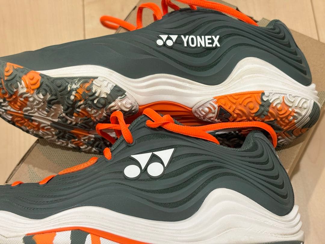 【美品・希少】ヨネックス フュージョンレブ5 メン GC オムニ用 26.0cm