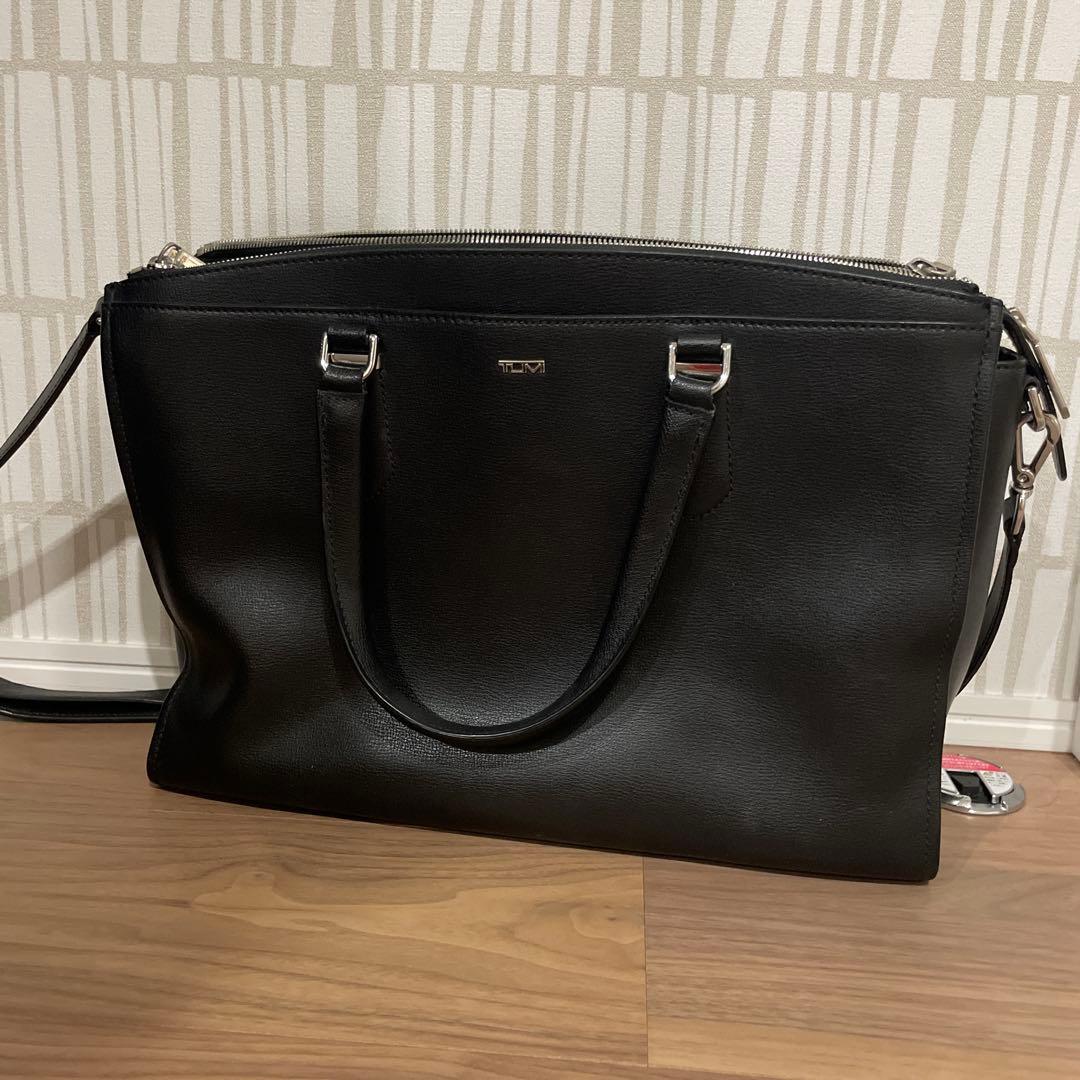 ブラック レザー ビジネスバッグ A4対応　TUMI