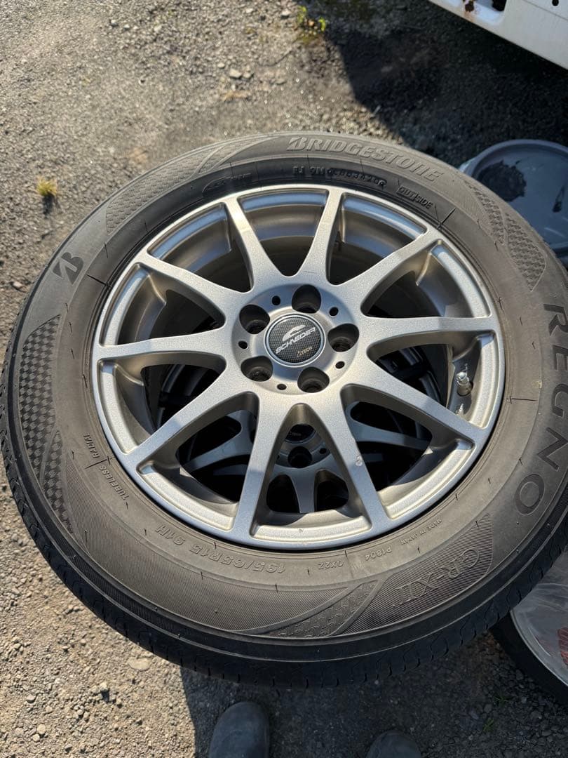 195/65r15 レグノ　プリウス