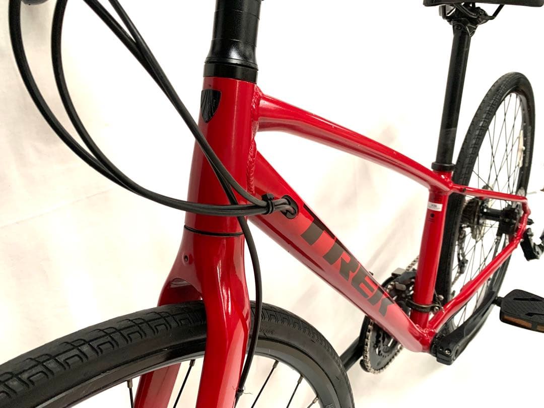 送料無料TREKディスク式オイルブレーキ クロスバイクFX3SHIMANO18速