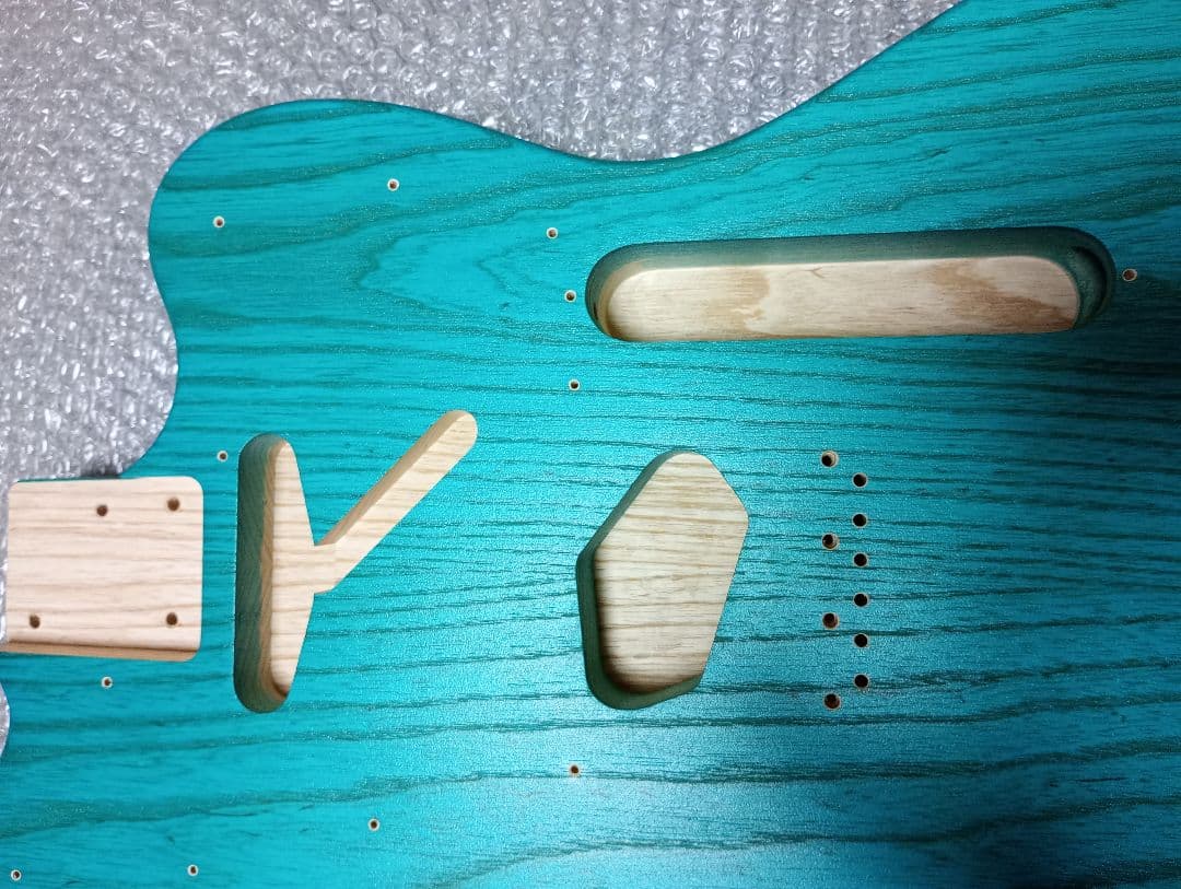 オフセットテレキャスター アッシュボディ バーズアイメイプルネック エボニー指板