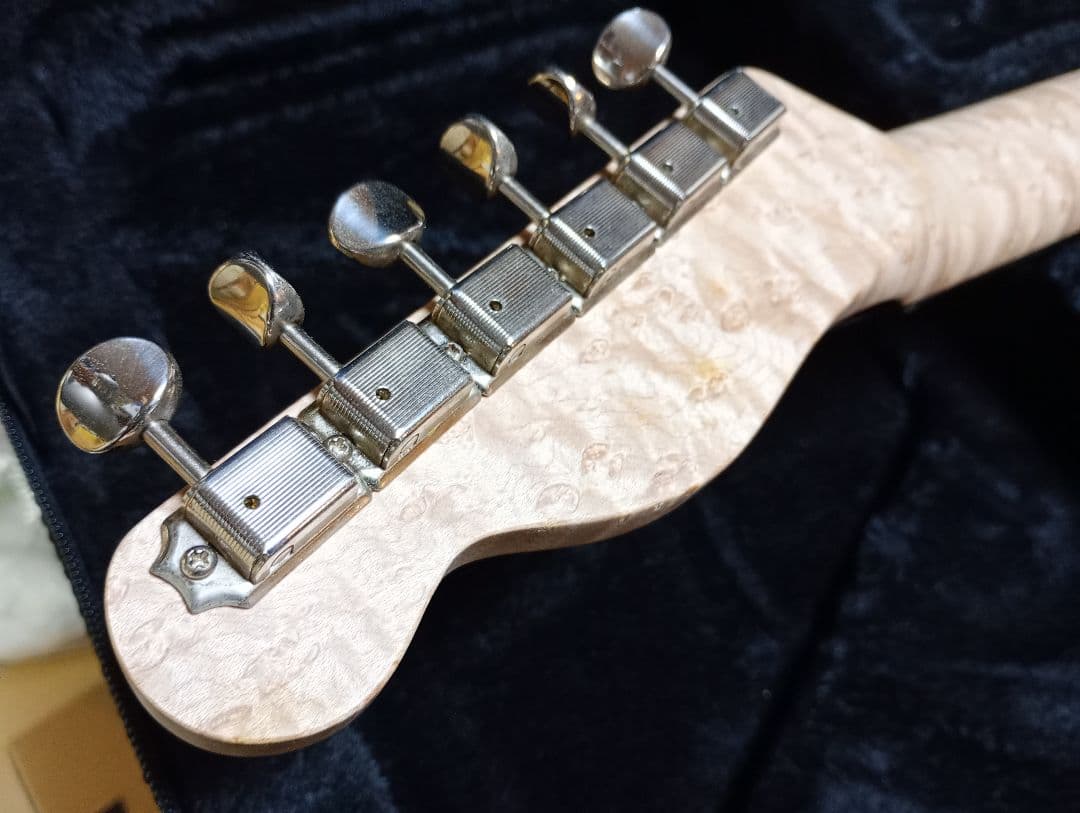 オフセットテレキャスター アッシュボディ バーズアイメイプルネック エボニー指板