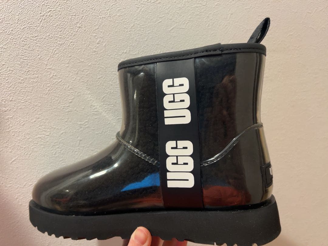 新品　UGG ブラック　防水ブーツ Classic Clear Mini 24㎝