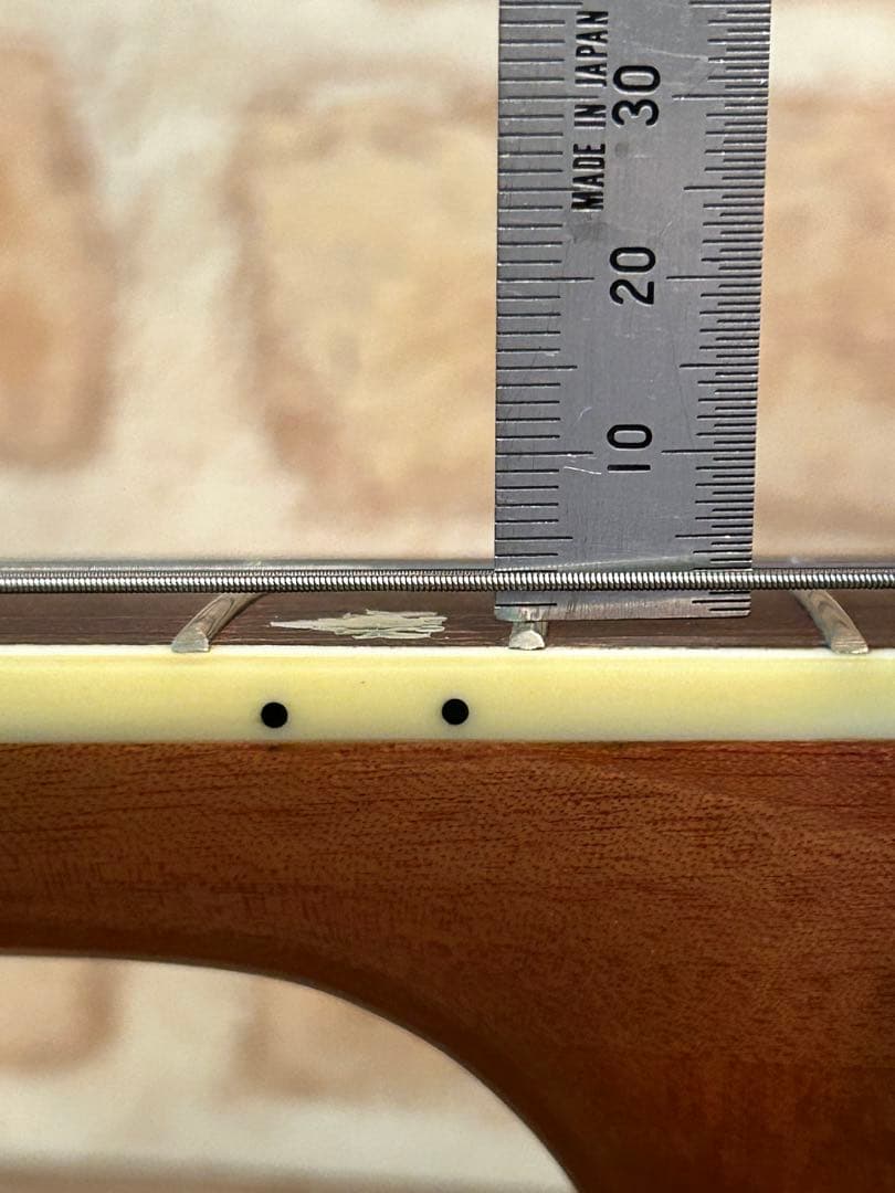 マホガニーボディーアコースティックギター