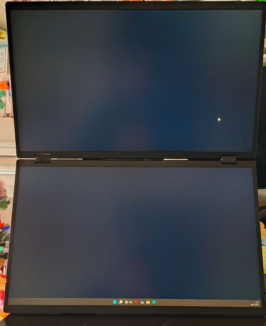 Innoview デュアルディスプレイ　モバイル 18.5インチ 折りたたみ式