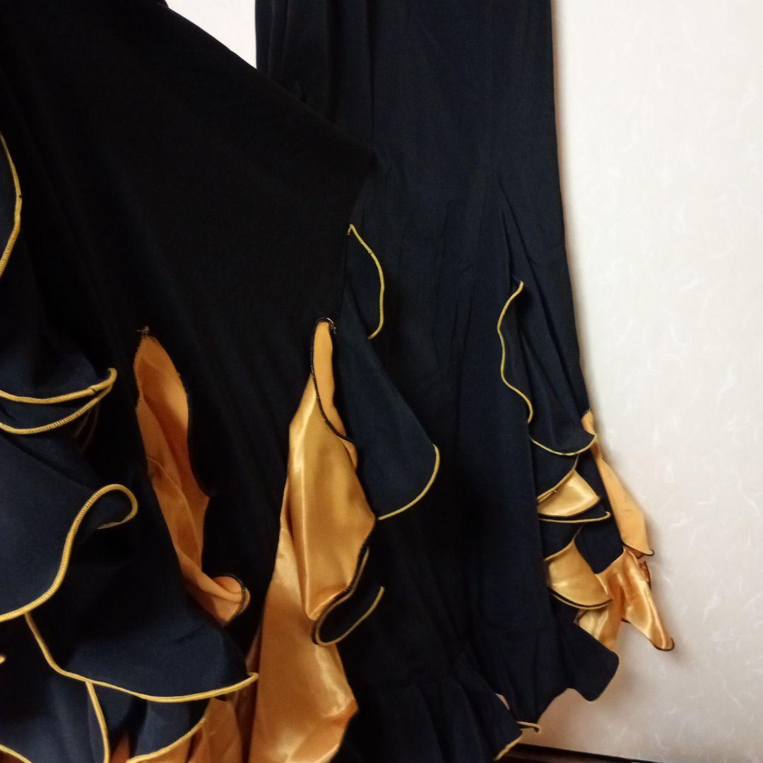 フラメンコ衣装 　黒と黄金系のシックなデザイン