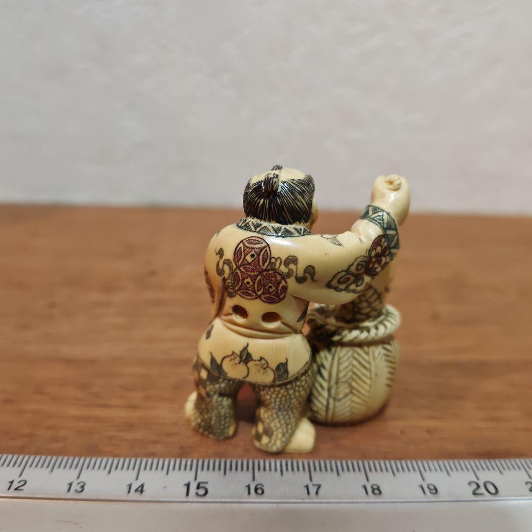 時代提物 人物根付 天然素材【魚売り】高さ約5.2cm 重さ26ｇ 江戸の暮らし