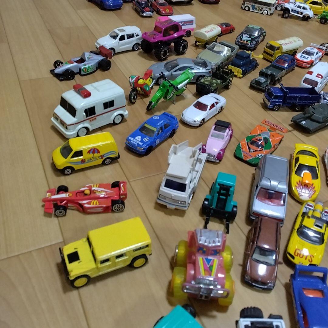 車　ヘリ　レースカー　ミニカー　いろいろ