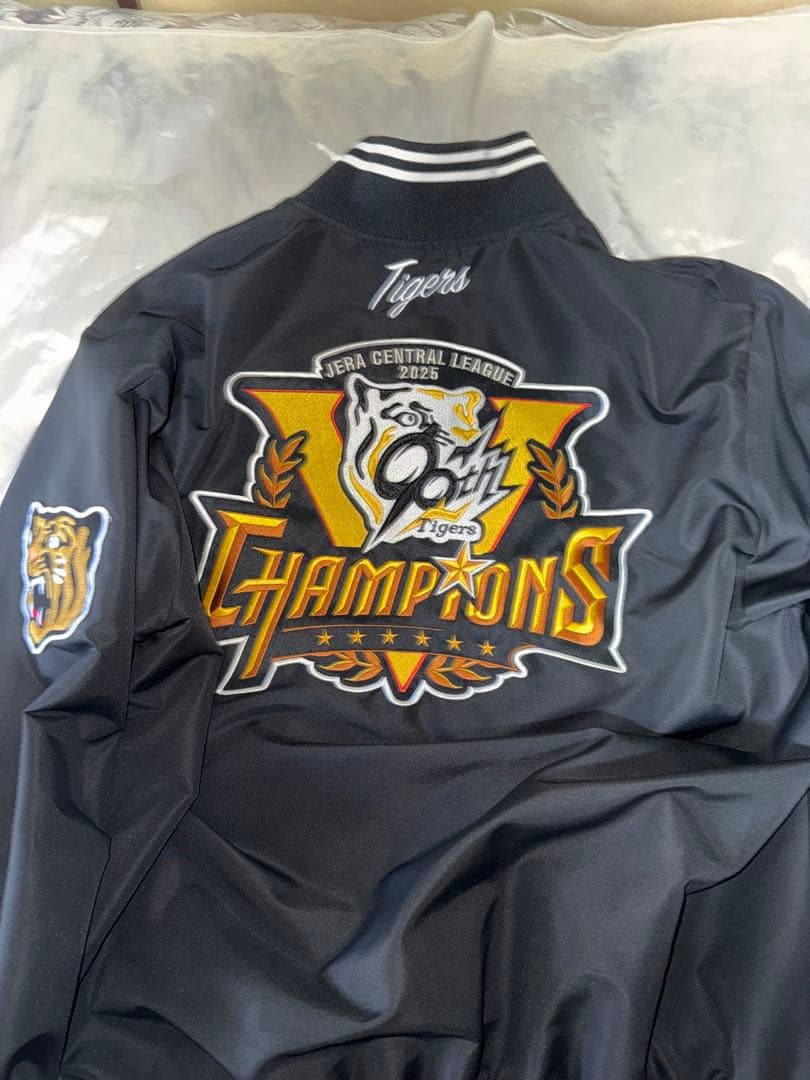 阪神タイガース　2025チャンピオンスタジャン