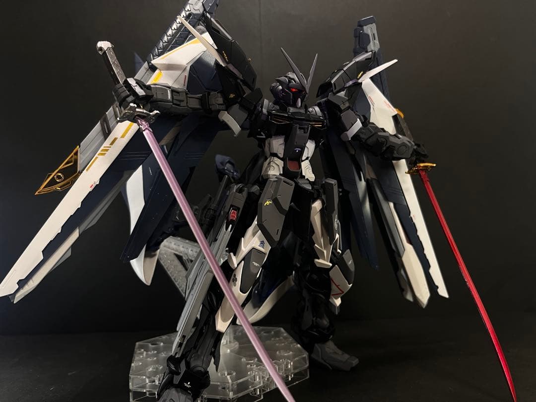 ガンプラ　全塗装完成品　MG ガンダムアストレイ