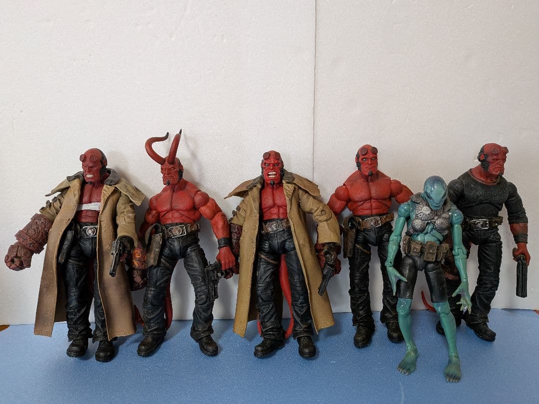 6体まとめ売りヘルボーイフィギュア