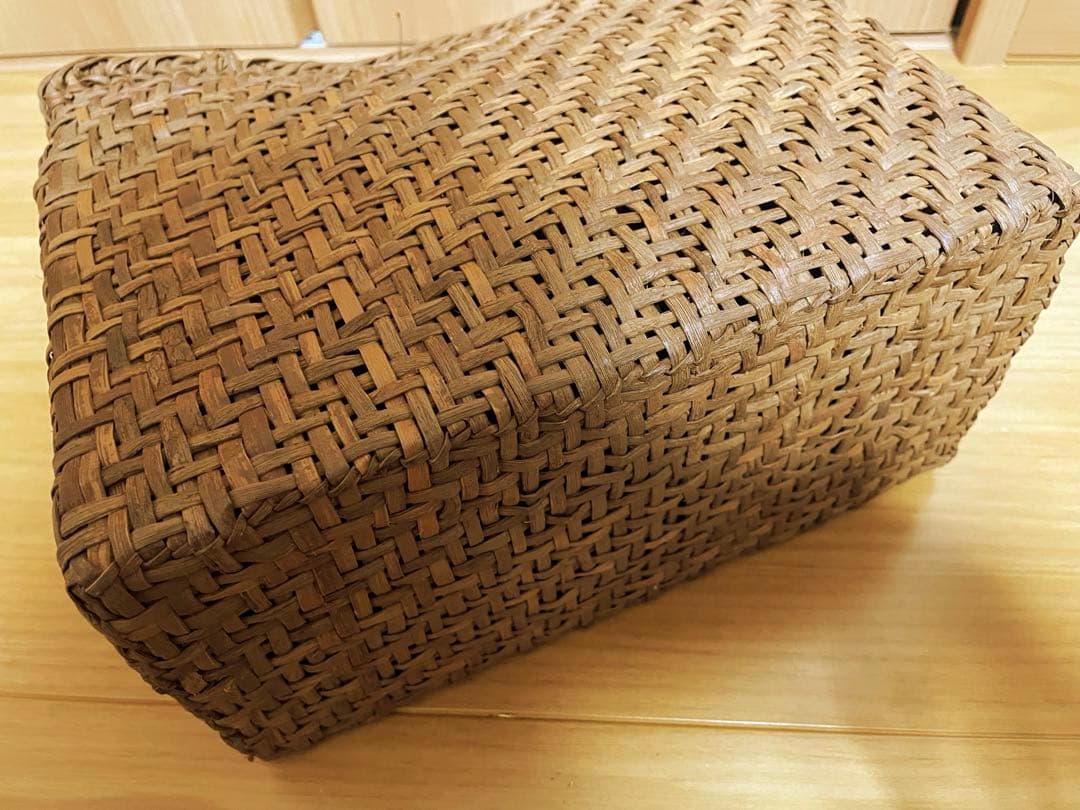 会津山葡萄かごバッグ財布付きと ナノユニバースバッグ