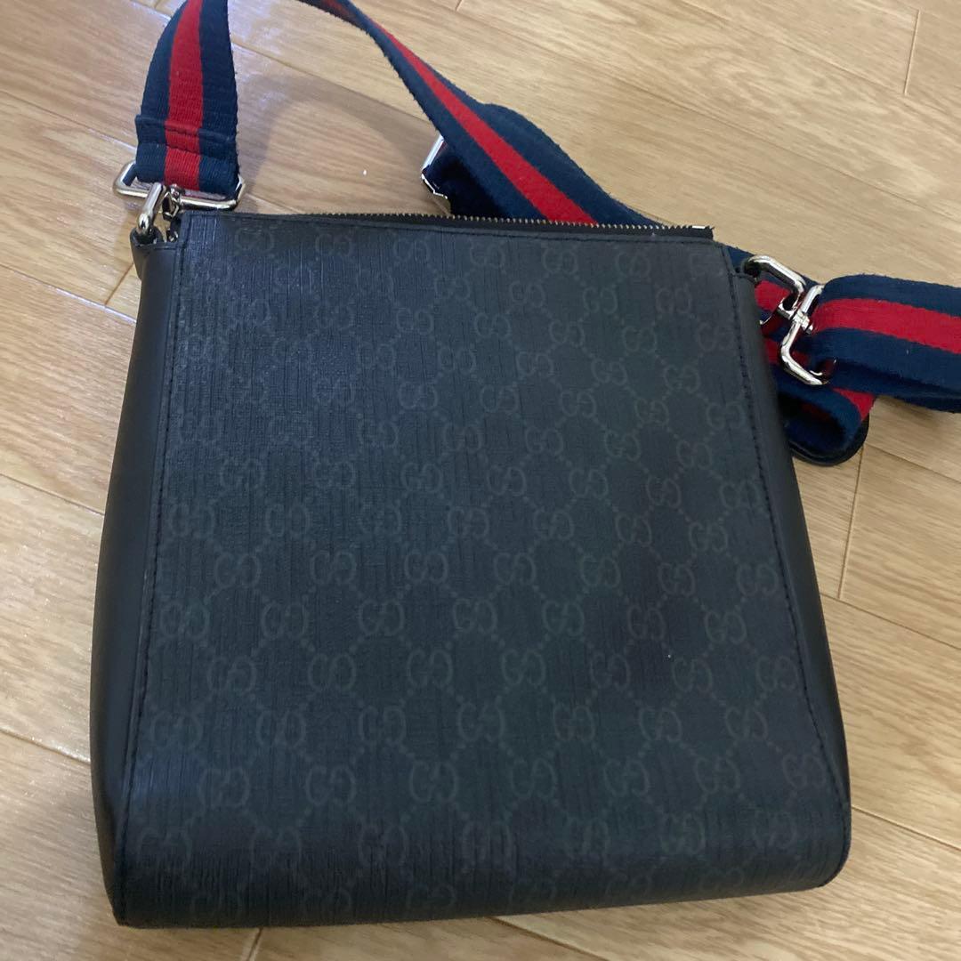 GUCCIメッセンジャーショルダーバッグ