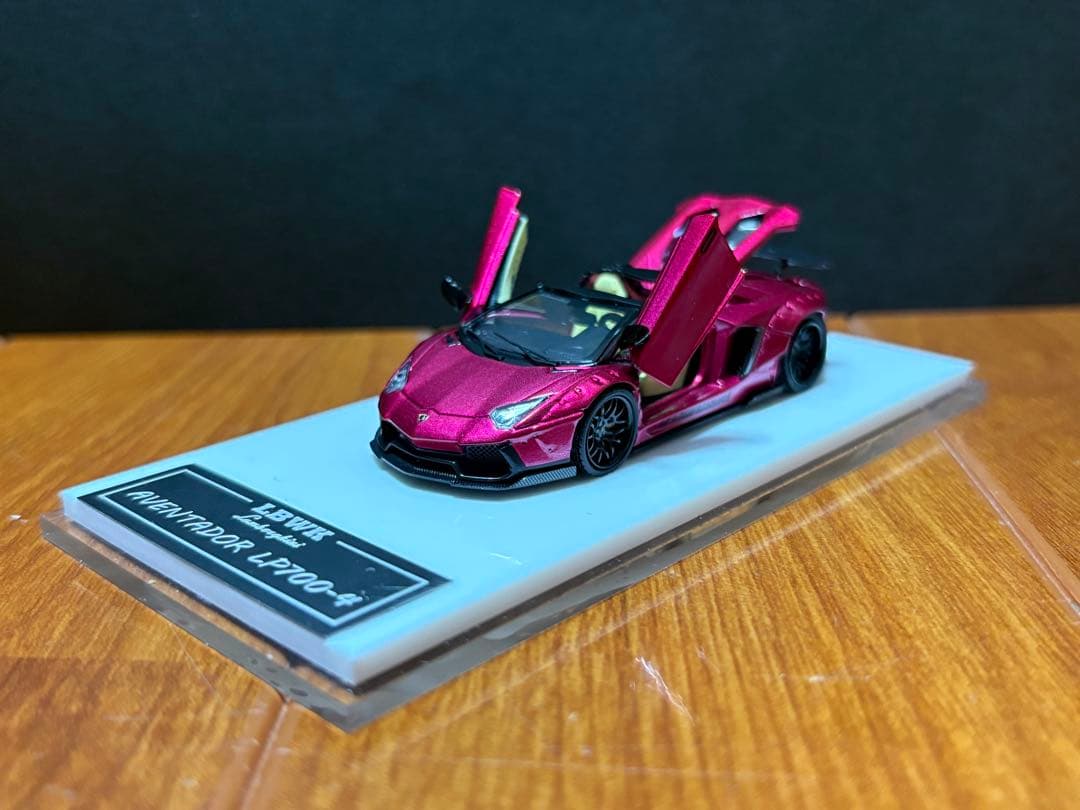 1/64 ランボルギーニ　アヴェンタドール　LP700