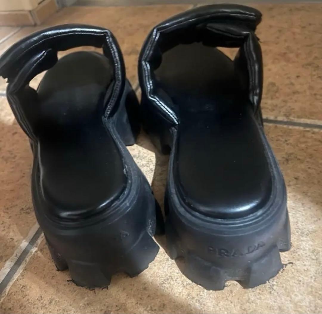 PRADA ブラックレザーサンダル 厚底
