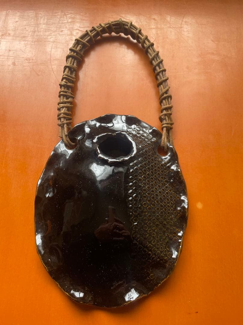 詳細不明　龍山窯　花入　壁掛け