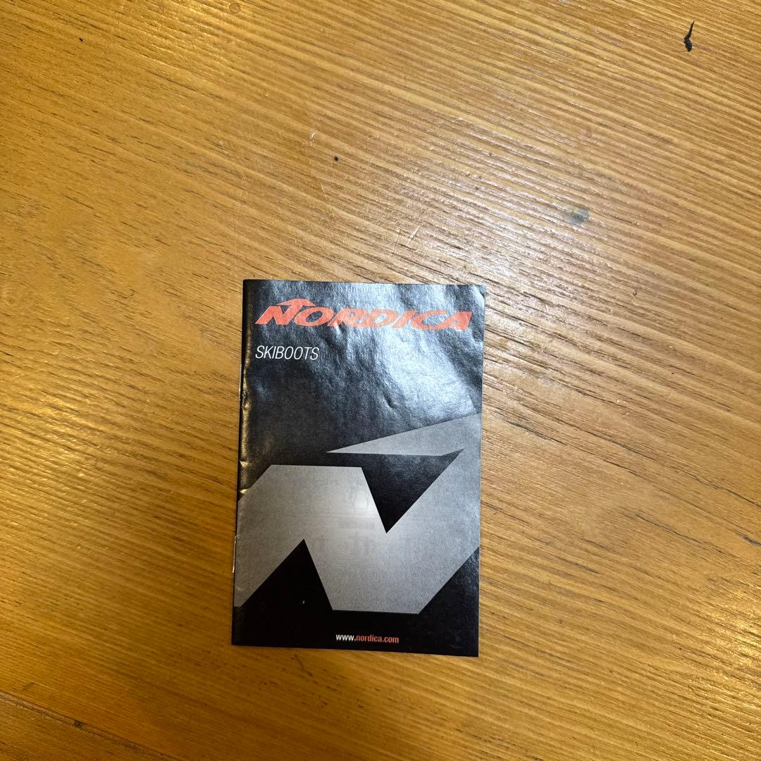 スキーブーツ　レディース　ノルディカ　ブラック　ホワイト　24.0〜24.5