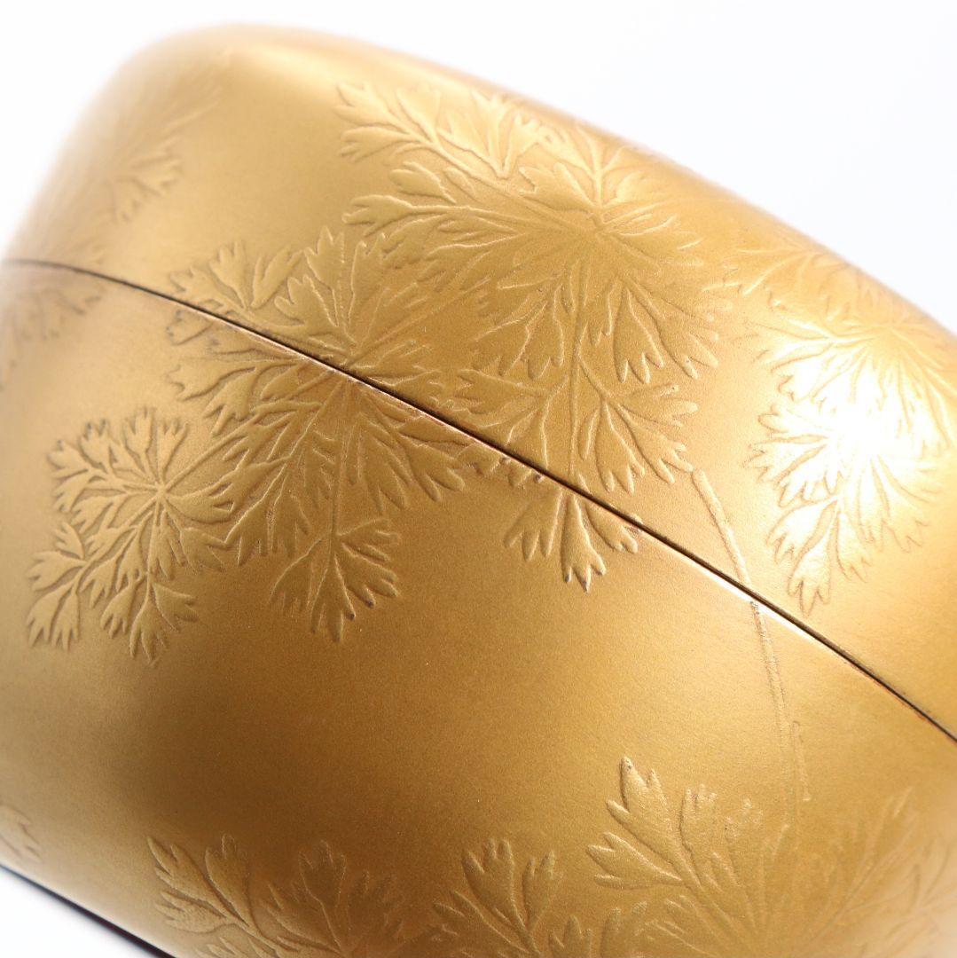 粉溜 花文平棗 しのぶ金蒔絵 金梨子地 時代箱　M998