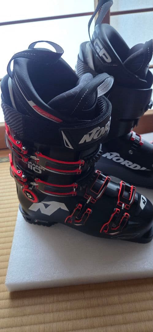 Nordica Dobermann GP 110 スキーブーツ