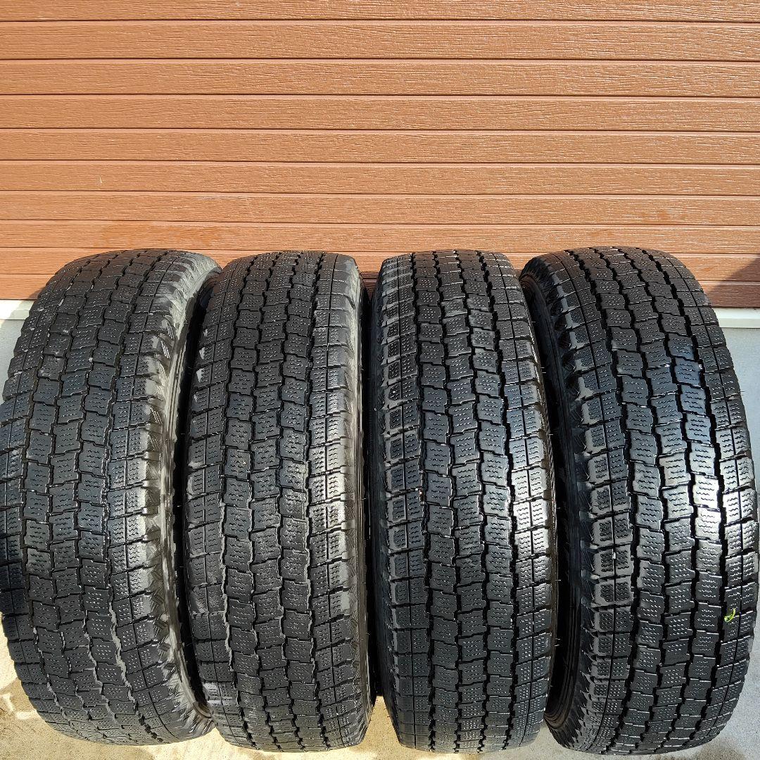 ハイエース KEELER 15インチ スタッドレスタイヤホイール4本セット