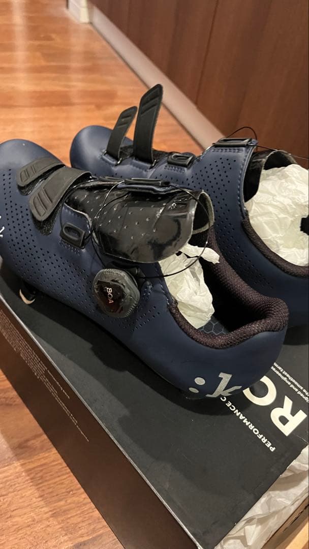 2、3回使用のみ　fizi:k ROAD R4レディース　ネイビー38