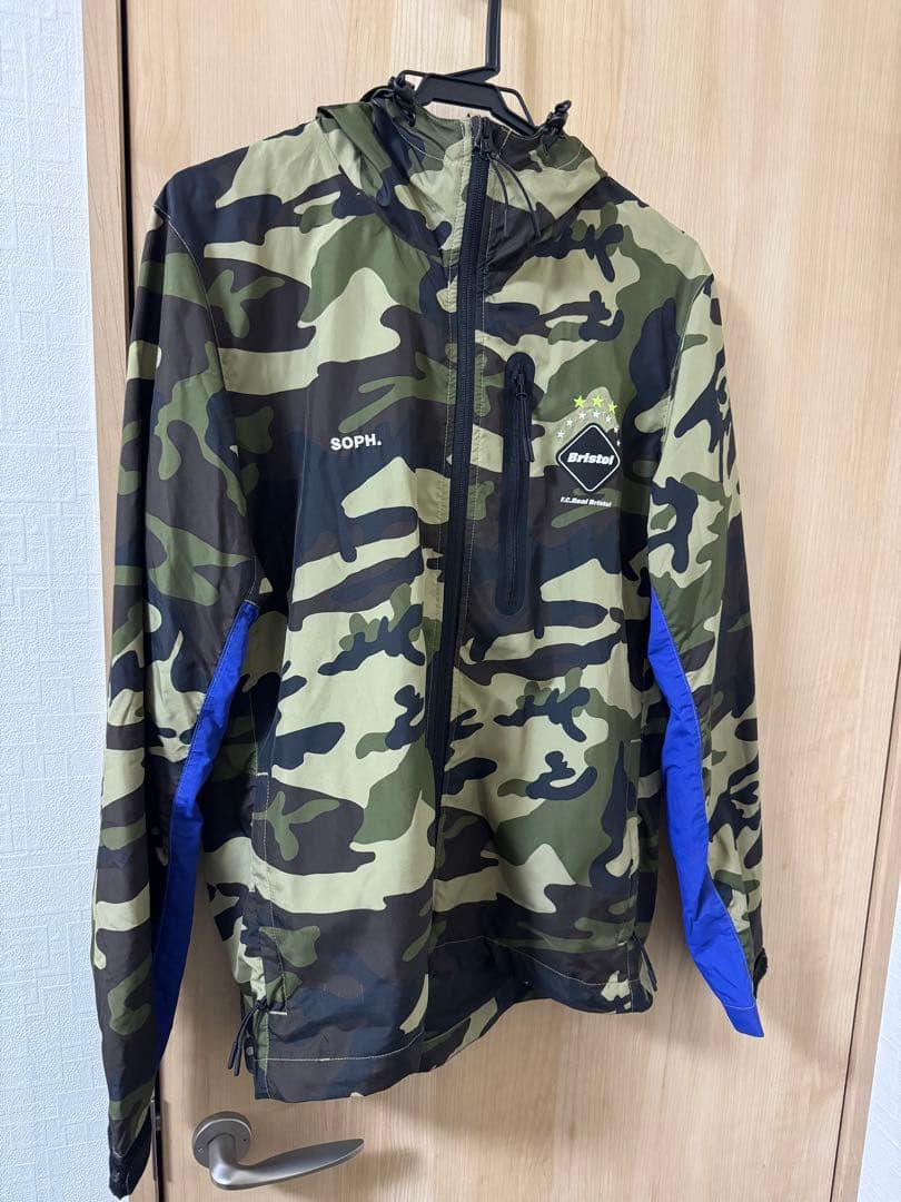 FCRB カモフラ フード付きナイロンジャケット