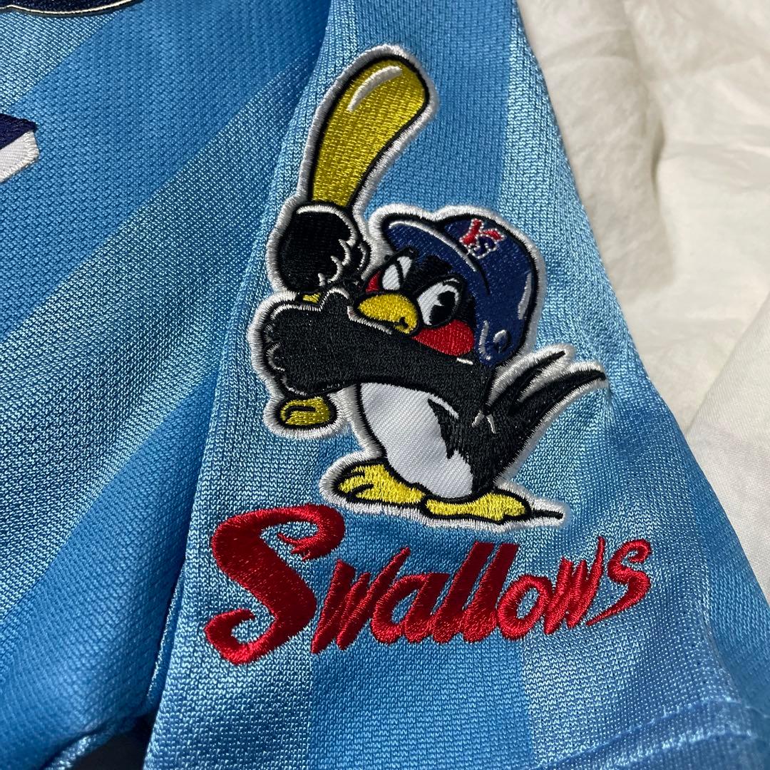 ヤクルト　スワローズ　復刻版ユニホーム　Sサイズ　ワッペン付き