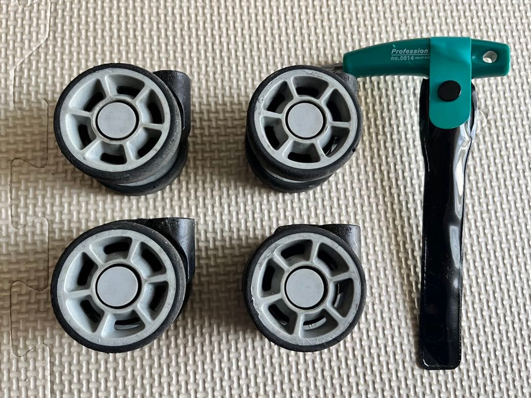 RIMOWA 55mmキャスター