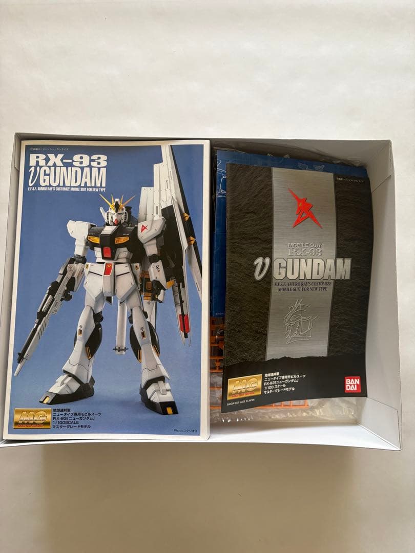 MG RX-93 νガンダム