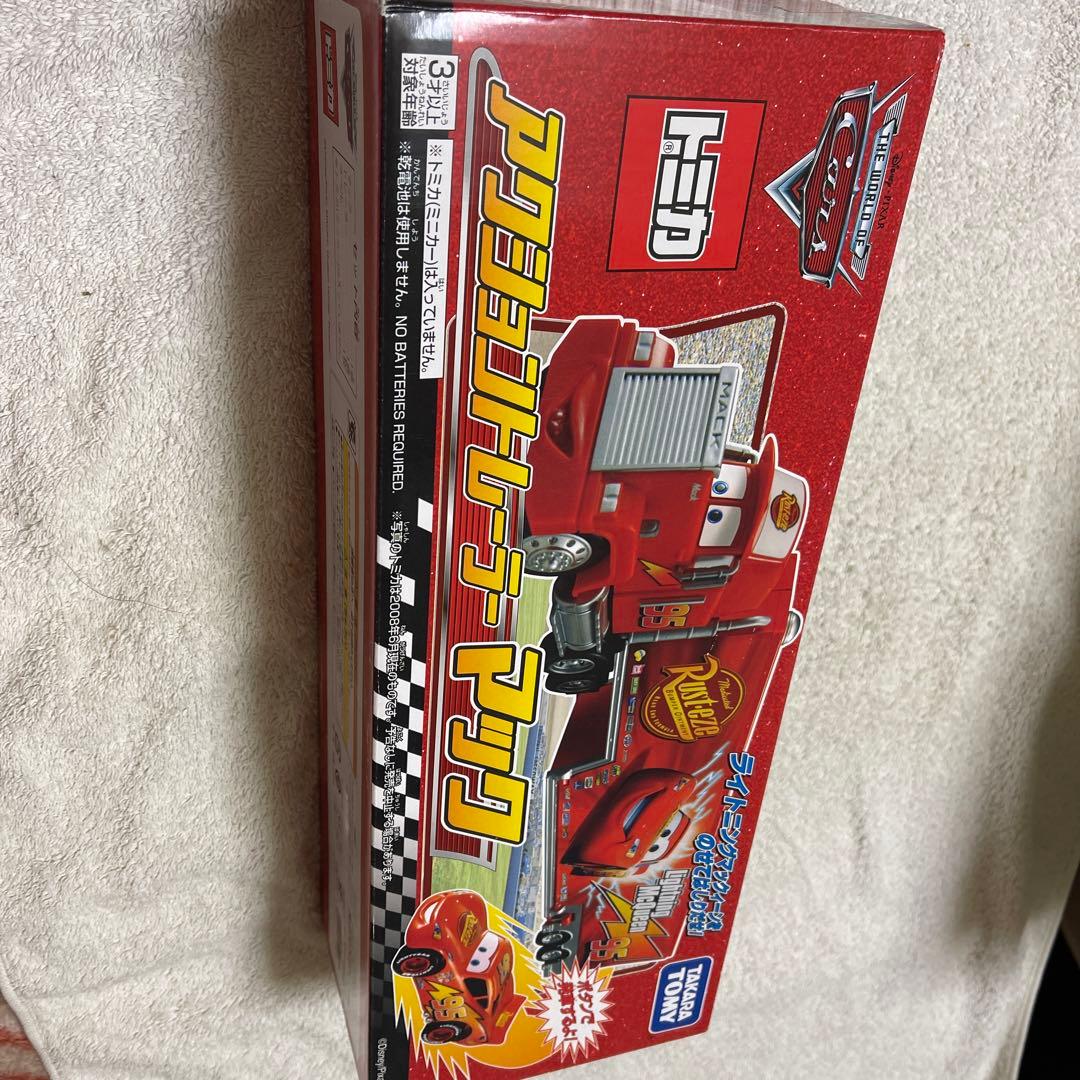 アクショントレーラー　マック　トミカ