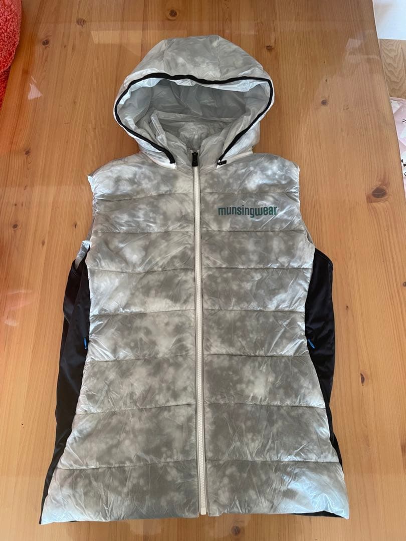 【週末値下げ】マンシングウェア　ダウンベスト Lサイズ