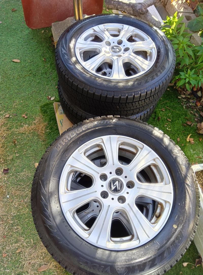 スタッドレスタイヤ　BS BLIZZAK VRX2　215/60R/16　４本