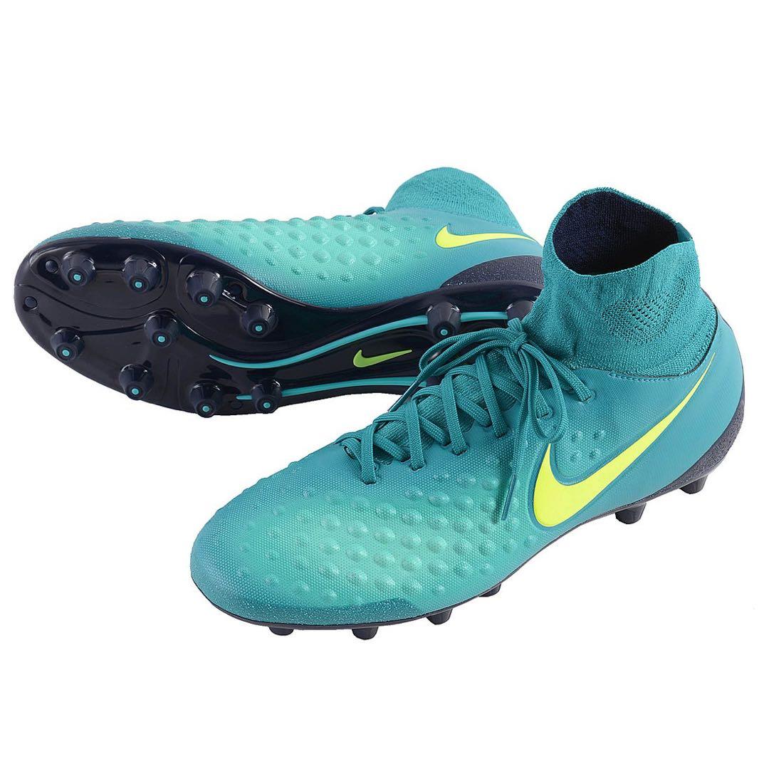 NIKEサッカースパイク マジスタハイカット