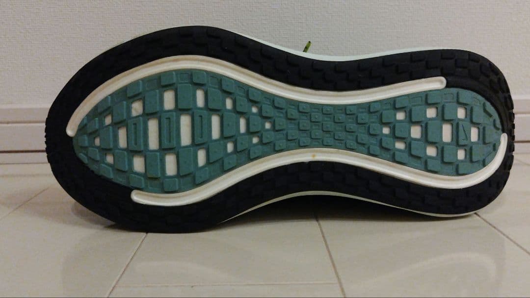 「最終値下げ」Nike ボメロプラス　サイズ27cm 美品