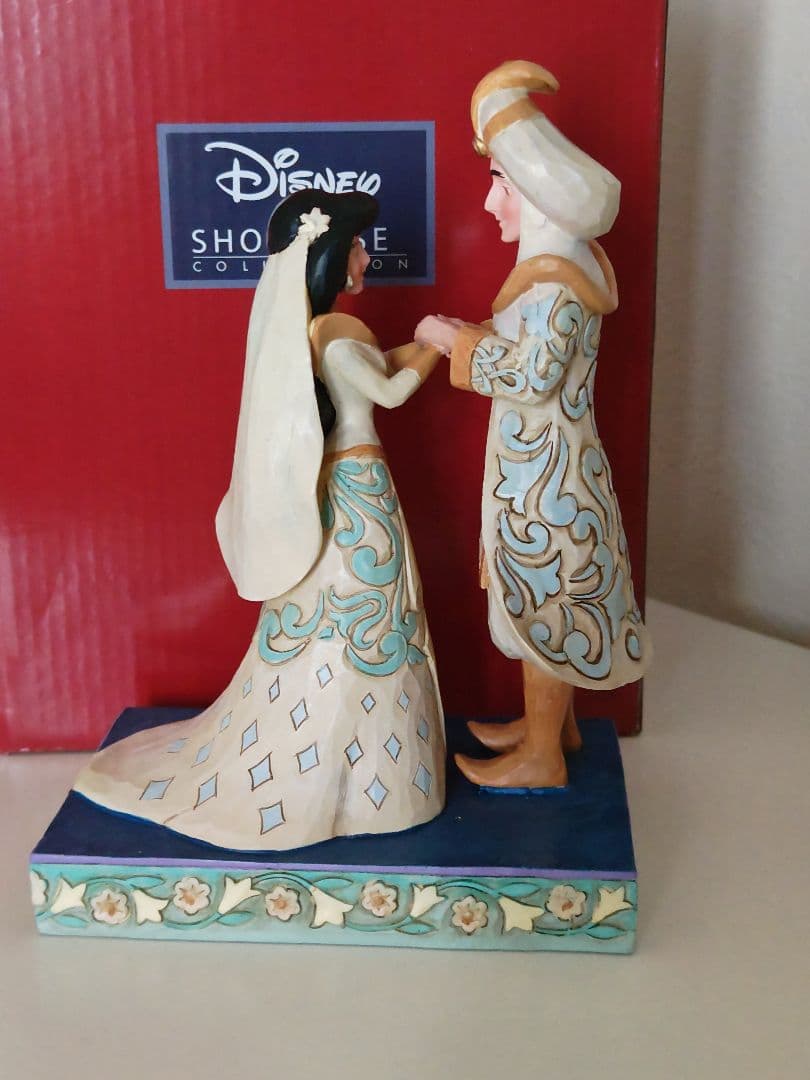 【新品未使用】エネスコ ジャスミン＆ アラジン ロイヤルウェディング フィギュア