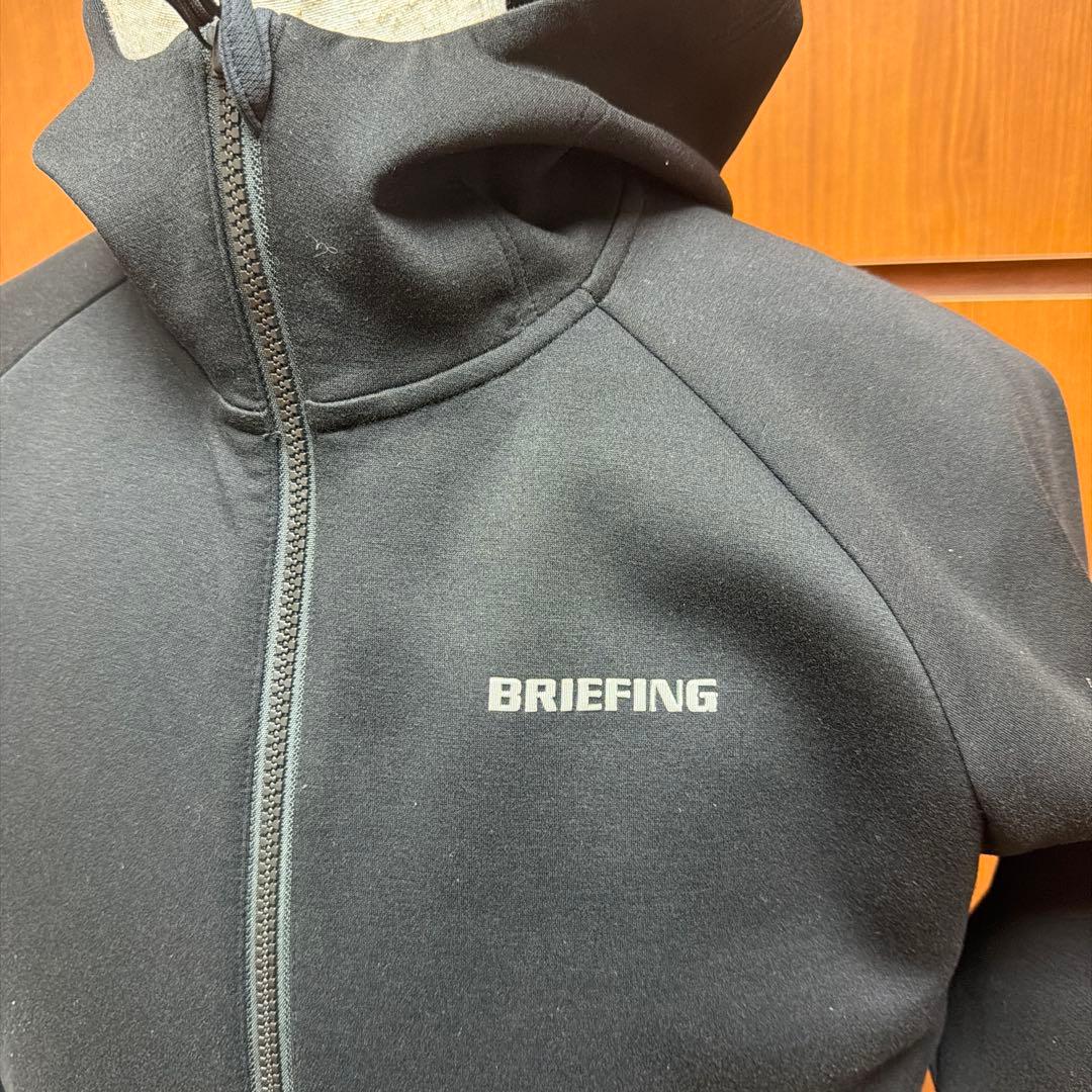 ヨ*ー様 BRIEFING ブラック パーカー　フード付き