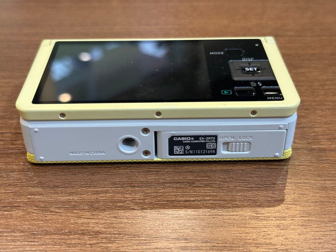 a*a様 美品 CASIO EXILIM デジカメ EX-ZR70 イエロー
