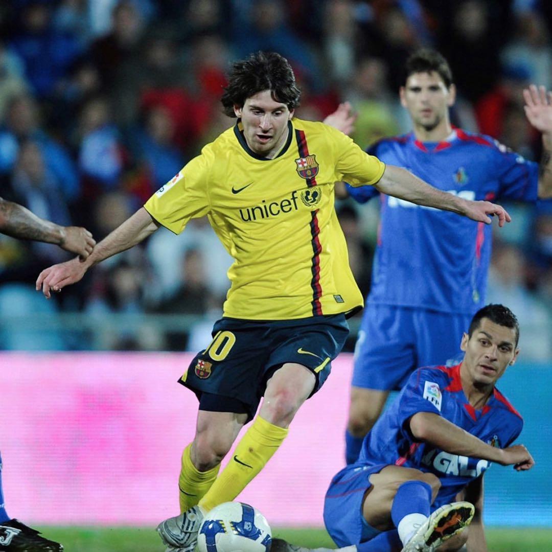 正規品　FCバルセロナ メッシ 10番 ユニフォーム　イニエスタのサイン付き